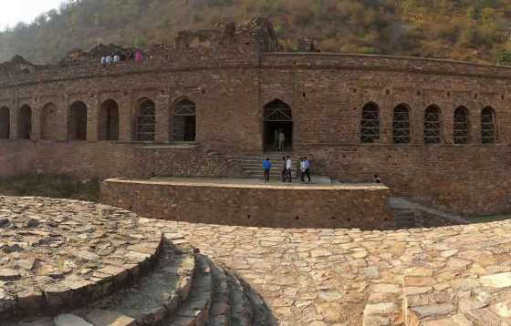 Jaipur Bhangarh Abhaneri Day Tour